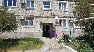 Продается квартира в доме по соседству. Обзор 2х ком. квартиры со своим участком и подвалом.