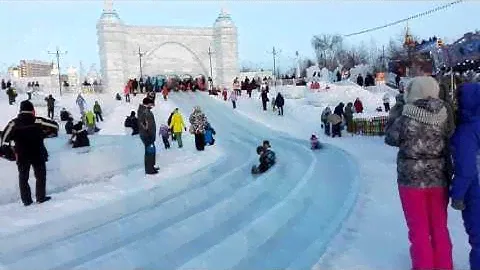 Горки в Ледовом городке Новосибирска