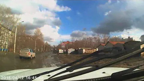 Омск. ул. Блюхера и Волкова. 12.04.2016