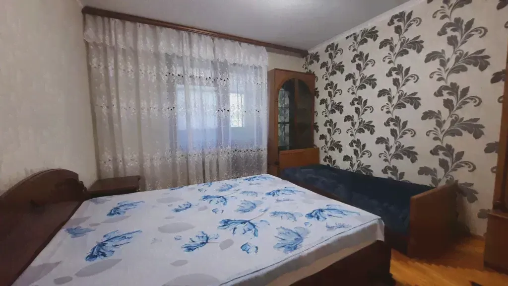 Сдаю посуточно двухкомнатную квартиру 54.0 м² этаж 1/4 район Богучарский город Богучар нп Военный городок улица, 3-1