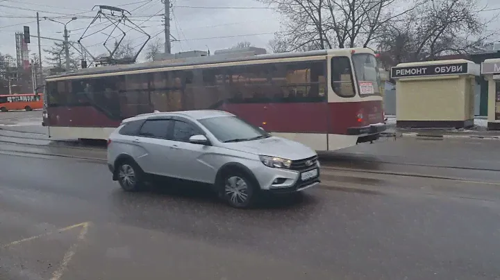 УВЗ 71-407 36-Т на остановке Улица Кауля, г. Тула. 4 января 2023г.