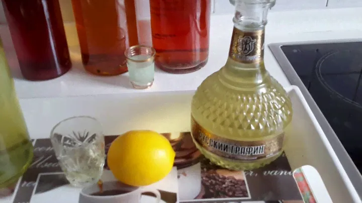 Лимонная  настойка, два рецепта