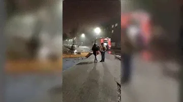 В мкр. Юбилейный загорелся пруд! Пожар внутри деревянного настила с подсветкой. г.Королёв