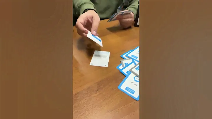 Она уже пожалела, что это написала🙈Настольная игра «Неизвестный абонент», артикул на ВБ: 65996783