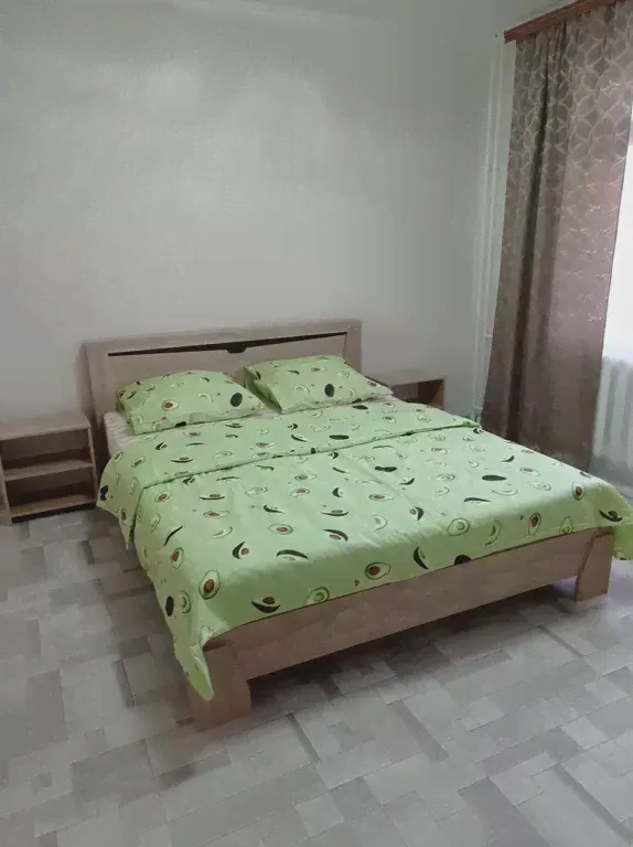 Сдаю посуточно двухкомнатную квартиру 54.0 м² этаж 2/5 район Богучарский город Богучар нп Военный городок улица, 11